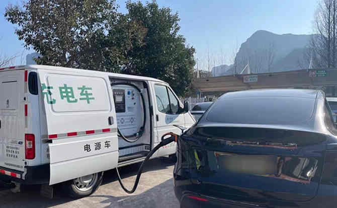 稻城汽车搭电
